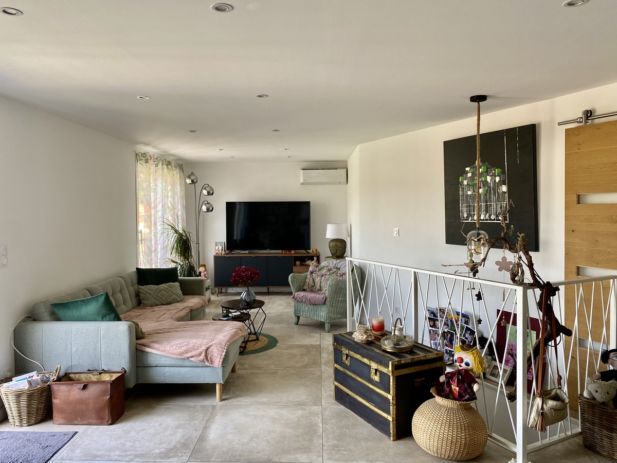 Appartement -   SIX FOURS LES PLAGES 