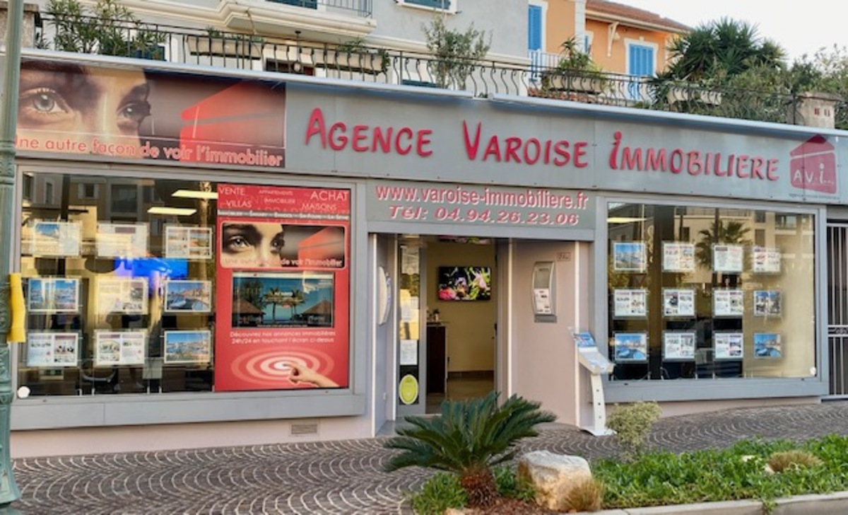 Vente Local commercial SANARY SUR MER 